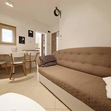1 Bedroom Stunning In Appartement *