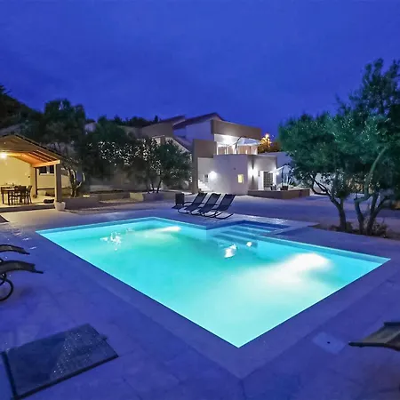 Appartement 1 Bedroom Stunning In