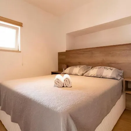 Appartement 1 Bedroom Stunning In